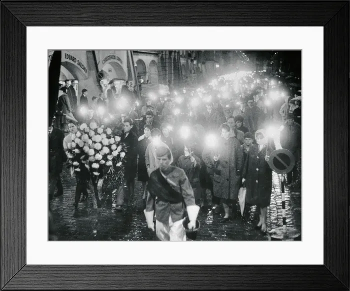Framed Print : Swiss Students at Kennedy Ceremony Framed Print : Swiss Students at Kennedy Ceremony