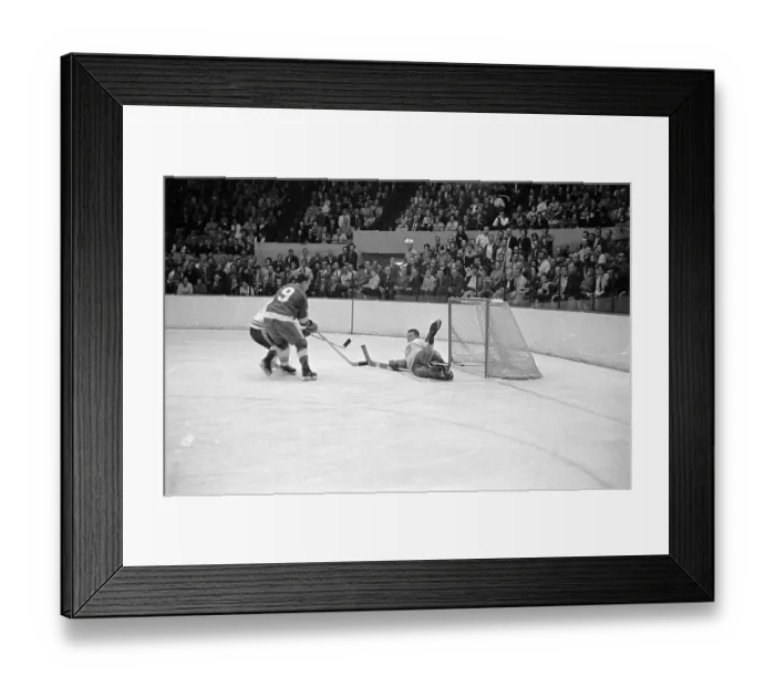 Framed Print : Gordie Howe Scores 544th Career Goal Framed Print : Gordie Howe Scores 544th Career Goal