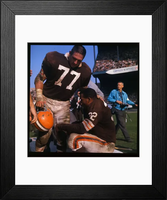 Framed Print : Jim Brown Talking to Dick Schafath Framed Print : Jim Brown Talking to Dick Schafath