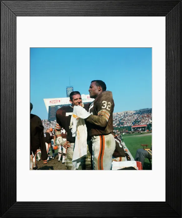 Framed Print : Jim Brown Talking to Dick Schafath Framed Print : Jim Brown Talking to Dick Schafath