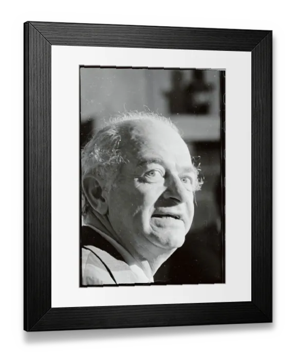 Framed Print : Portrait of Linus Pauling Framed Print : Portrait of Linus Pauling