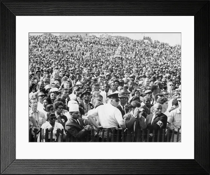 Framed Print : Demonstrators Pack The Washington Monume Framed Print : Demonstrators Pack The Washington Monume