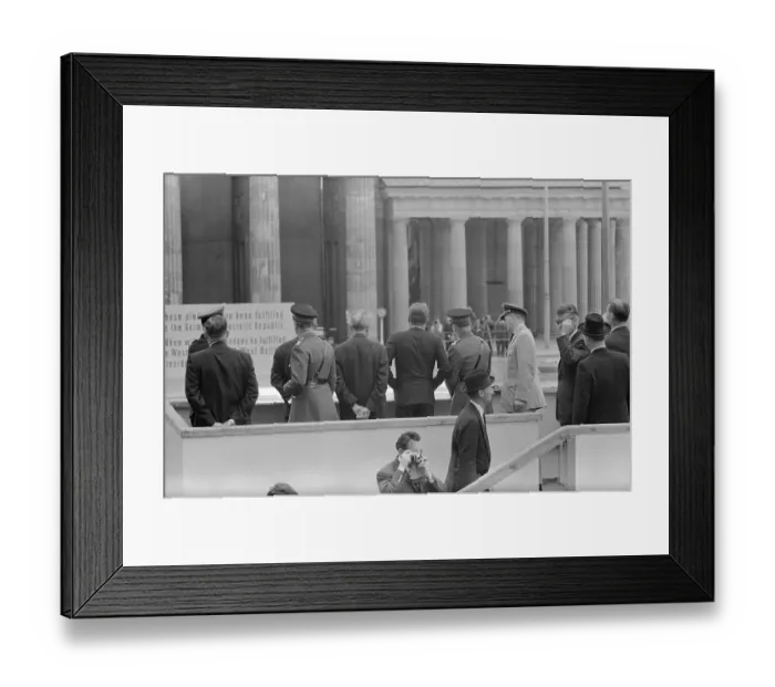 Framed Print : John Kennedy and Others at Brandenbu5rg Gate Framed Print : John Kennedy and Others at Brandenbu5rg Gate