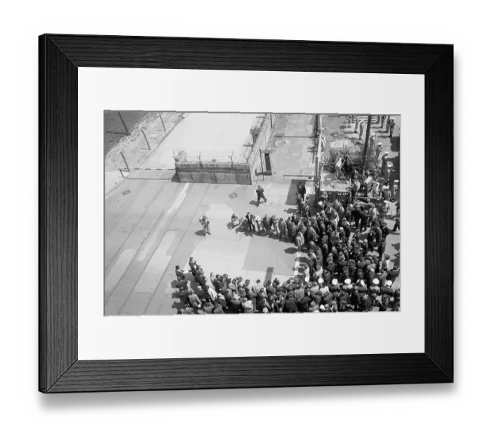 Framed Print : President Kennedy at Berlin Wall Framed Print : President Kennedy at Berlin Wall