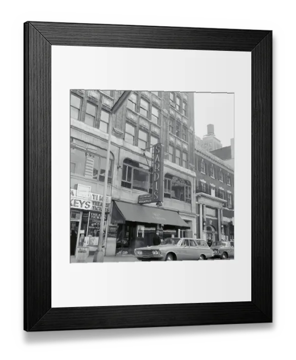 Framed Print : Sardi's Restaurant Framed Print : Sardi's Restaurant