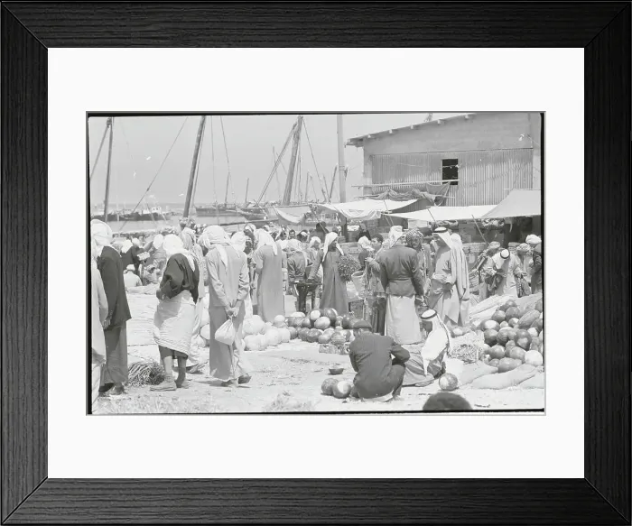 Framed Print : Kuwaitis Shopping In Marketplace Framed Print : Kuwaitis Shopping In Marketplace
