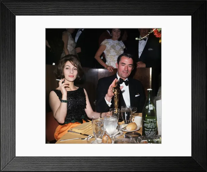 Framed Print : Gergory Peck with Wife and Oscar Award Framed Print : Gergory Peck with Wife and Oscar Award