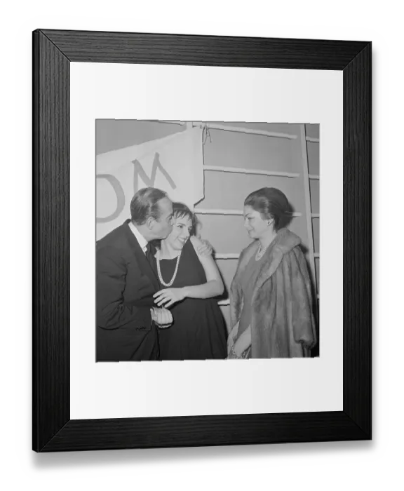 Framed Print : Vincente Minnelli Kissing Daughter Liza Framed Print : Vincente Minnelli Kissing Daughter Liza