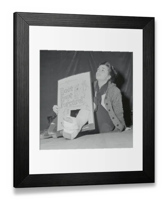Framed Print : Liza Minnelli Posing with Foot in Poster Framed Print : Liza Minnelli Posing with Foot in Poster