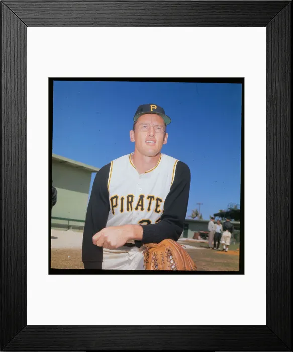 Framed Print : Portrait of Pittsburgh Pirates Vernon Law Framed Print : Portrait of Pittsburgh Pirates Vernon Law