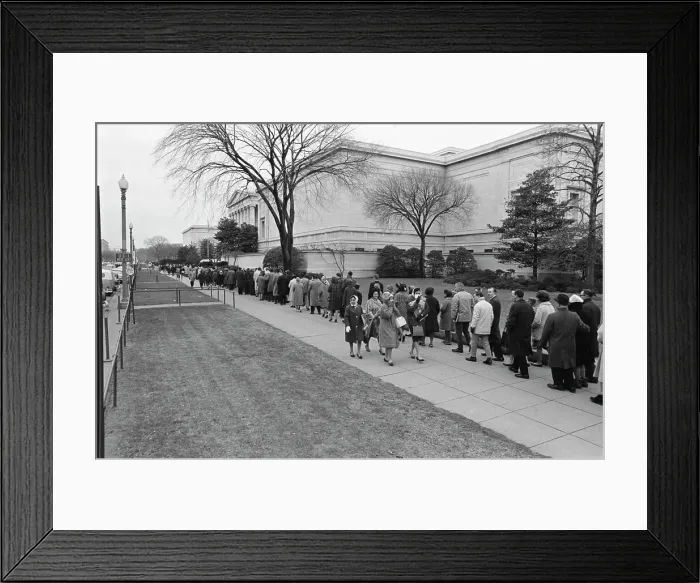 Framed Print : People Waiting to View the Mona Lisa at the National Gallery of Art Framed Print : People Waiting to View the Mona Lisa at the National Gallery of Art