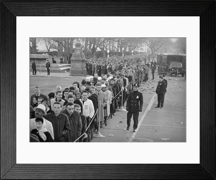 Framed Print : Citizens Waiting to Pay Their Respects Framed Print : Citizens Waiting to Pay Their Respects