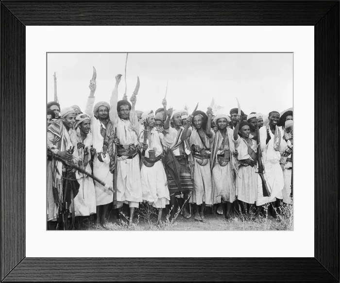 Framed Print : Yemen Troops with Daggers in Air Shouting Framed Print : Yemen Troops with Daggers in Air Shouting