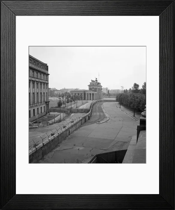 Framed Print : Berlin Wall and Brandenberg Gate Framed Print : Berlin Wall and Brandenberg Gate