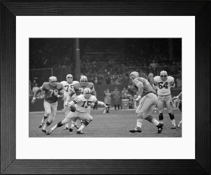 Framed Print : Bart Starr Running with Ball Framed Print : Bart Starr Running with Ball
