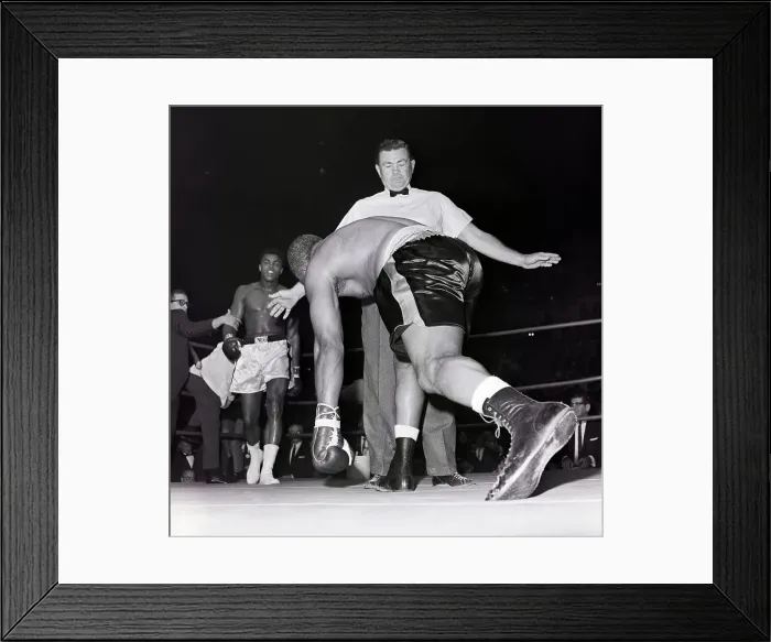 Framed Print : Referee Calling Out Archie Moore