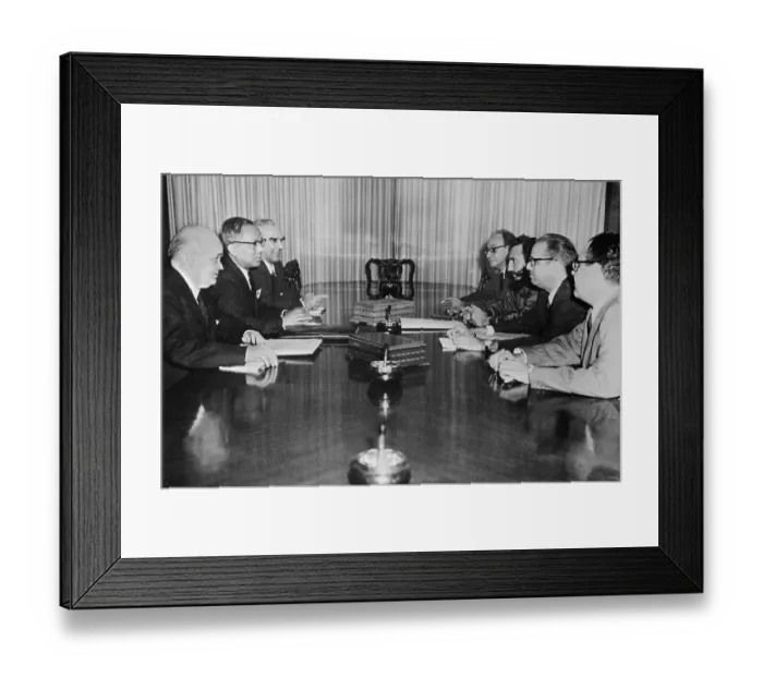 Framed Print : Fidel Castro Meeting with UN Framed Print : Fidel Castro Meeting with UN