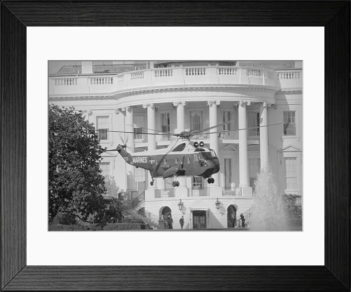 Framed Print : Presidential Helicopter Departing For Virginia Framed Print : Presidential Helicopter Departing For Virginia