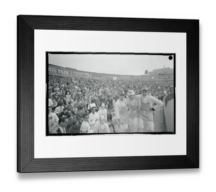 Framed Print : Giants Fans At Yankee Stadium Framed Print : Giants Fans At Yankee Stadium