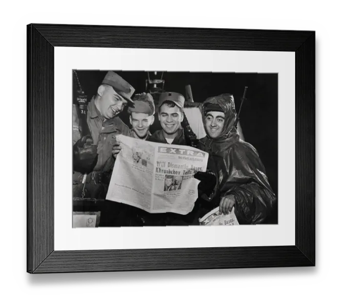 Framed Print : Soldiers Reading Newspaper on Cuba Framed Print : Soldiers Reading Newspaper on Cuba