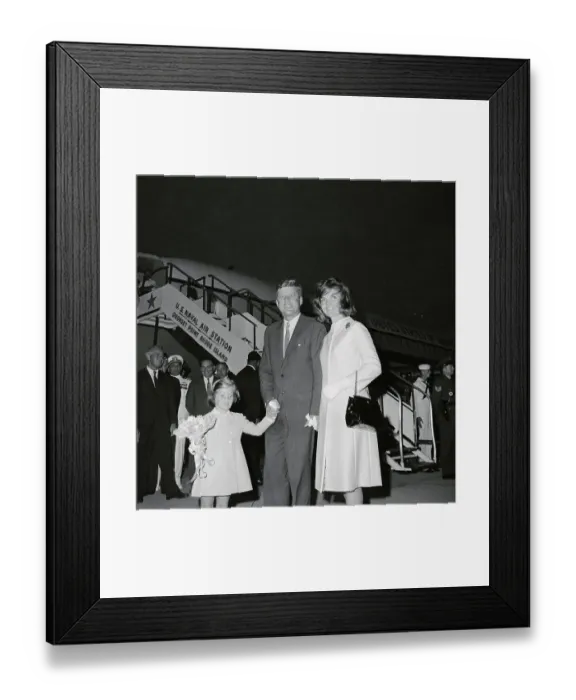 Framed Print : President John F. Kennedy and Jacqueline O'nassis Framed Print : President John F. Kennedy and Jacqueline O'nassis