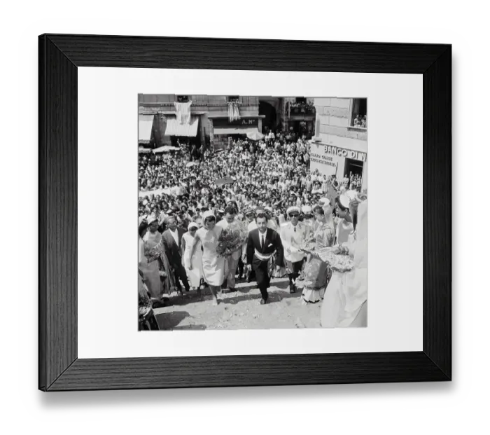 Framed Print : Jacqueline Kennedy Wows Italy