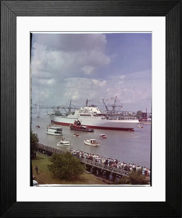 Framed Print : N.S. Savannah Arriving in Savannah Framed Print : N.S. Savannah Arriving in Savannah