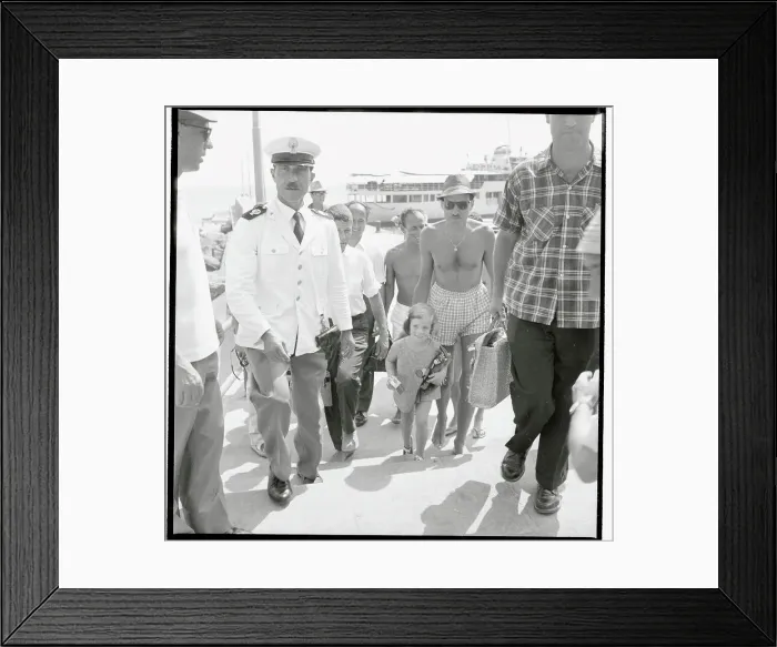 Framed Print : Young Caroline Walking with Police During Trip in Amalfi Framed Print : Young Caroline Walking with Police During Trip in Amalfi