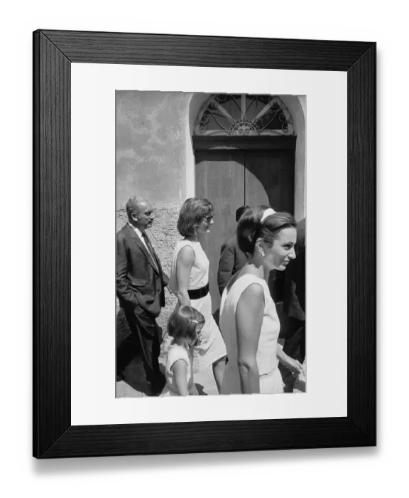Framed Print : Jacqueline Kennedy Walking With Her Sister Lee and Daughter Caroline Framed Print : Jacqueline Kennedy Walking With Her Sister Lee and Daughter Caroline