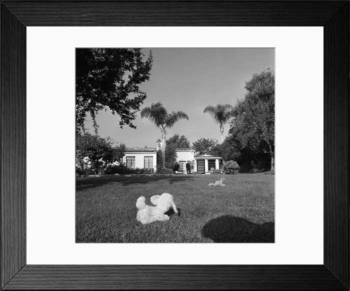 Framed Print : Police Outside of Marilyn Monroe's House Framed Print : Police Outside of Marilyn Monroe's House