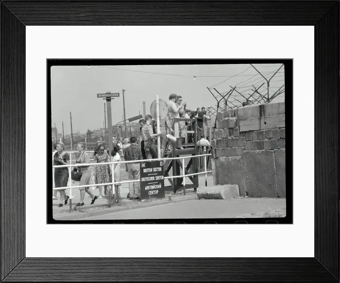 Framed Print : Tourists Waiting in Line at Lookout Platform Framed Print : Tourists Waiting in Line at Lookout Platform