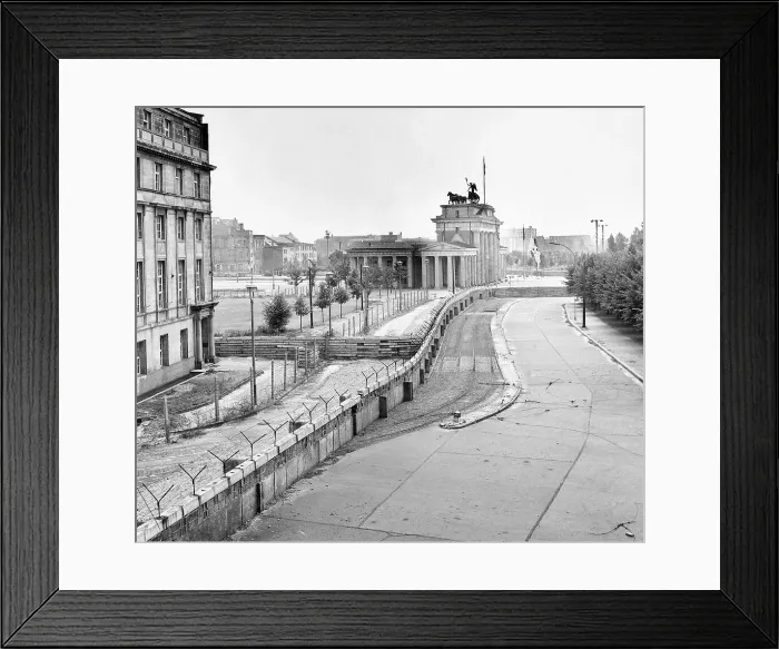 Framed Print : The Berlin Wall Framed Print : The Berlin Wall