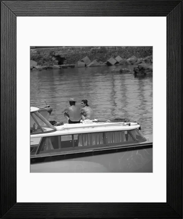 Framed Print : Richard Burton And Elizabeth Taylor On A Boat Framed Print : Richard Burton And Elizabeth Taylor On A Boat