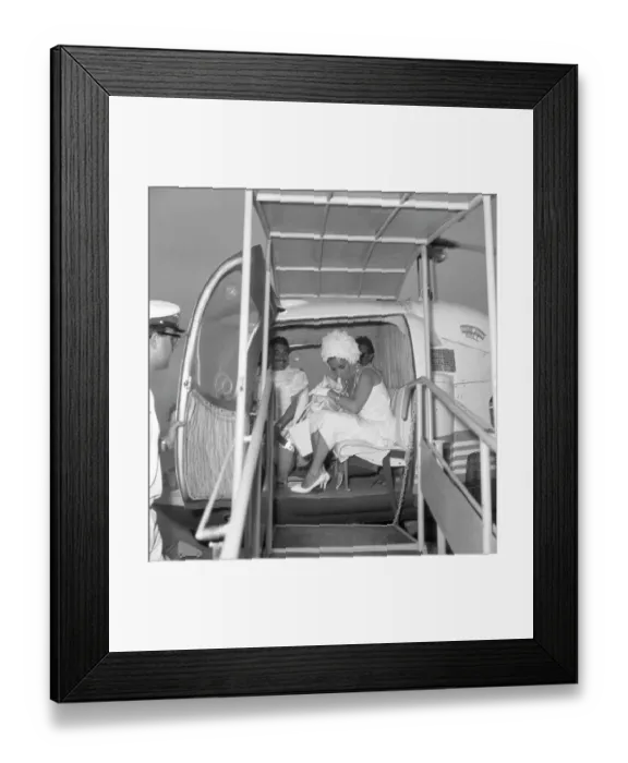 Framed Print : Elizabeth Taylor And Richard Burton Aboard A Helicopter Framed Print : Elizabeth Taylor And Richard Burton Aboard A Helicopter