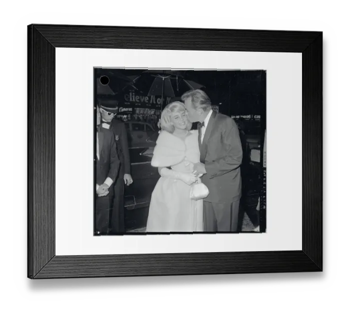 Framed Print : Sue Lyon and James Mason Framed Print : Sue Lyon and James Mason