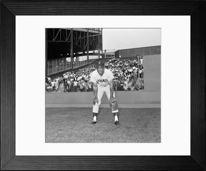 Framed Print : Willie Mays Playing the Outfield Framed Print : Willie Mays Playing the Outfield
