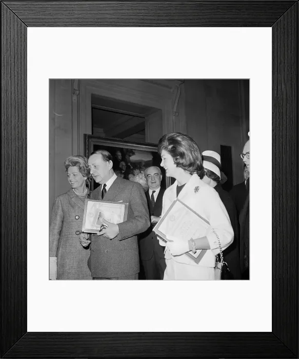 Framed Print : Jacqueline Kennedy Conversing with Andrew Malraux Framed Print : Jacqueline Kennedy Conversing with Andrew Malraux