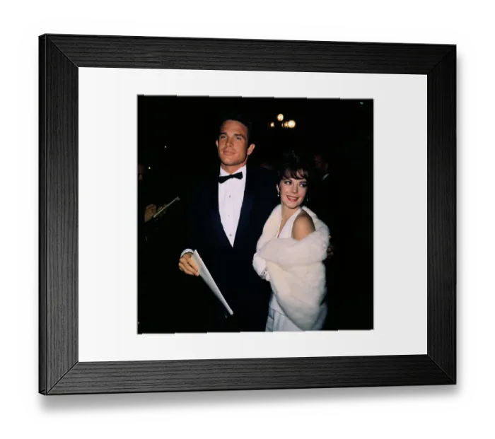 Framed Print : Actor Warren Beatty and Actress Natalie Wood at Academy Awards Framed Print : Actor Warren Beatty and Actress Natalie Wood at Academy Awards