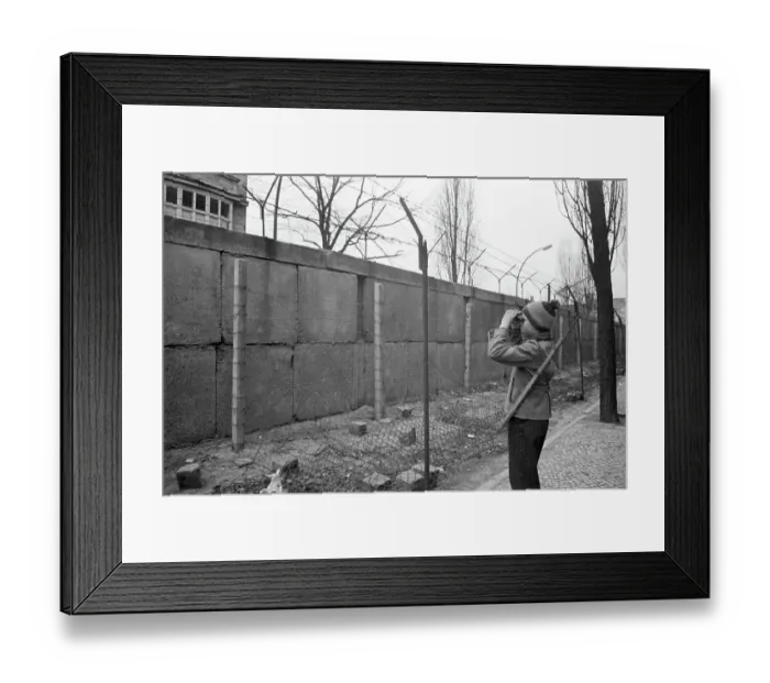 Framed Print : Guarding the Wall Framed Print : Guarding the Wall