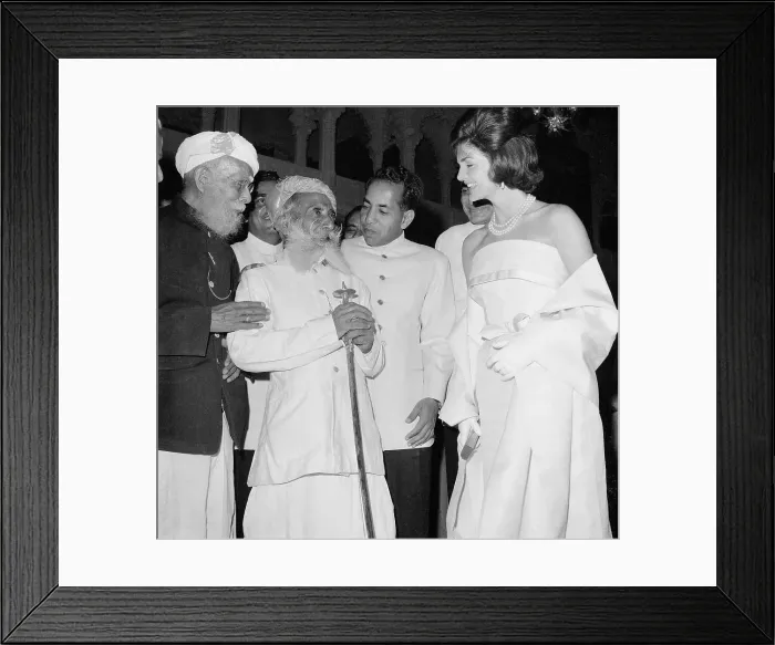 Framed Print : Jacqueline Kennedy Chatting with Veteran Soldiers Framed Print : Jacqueline Kennedy Chatting with Veteran Soldiers