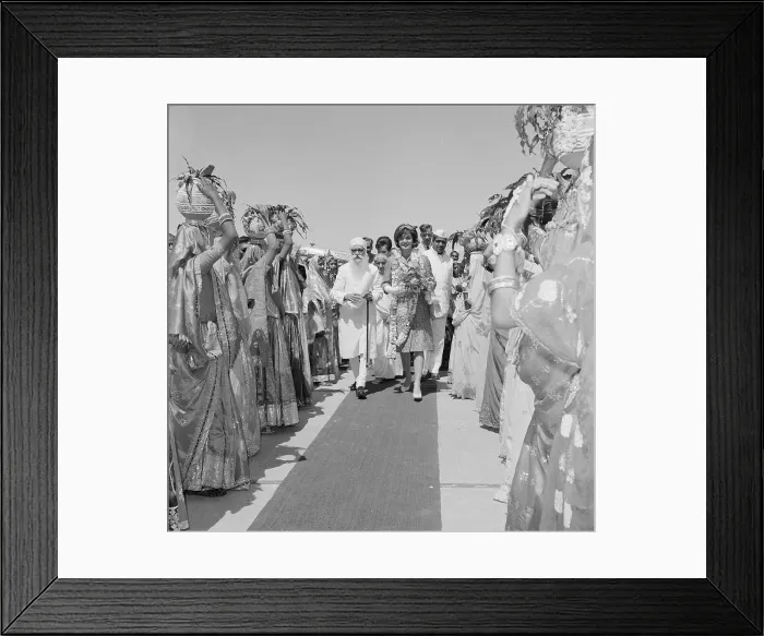 Framed Print : Gurmukh Mihalsingh Escorting Jacqueline Kennedy Framed Print : Gurmukh Mihalsingh Escorting Jacqueline Kennedy