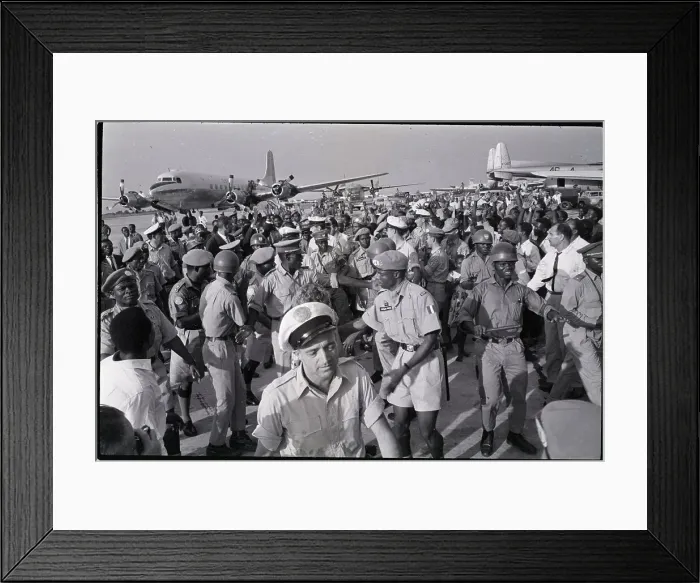 Framed Print : Moise Tshombe Greeted W / Fans &Un Troops Framed Print : Moise Tshombe Greeted W / Fans &Un Troops