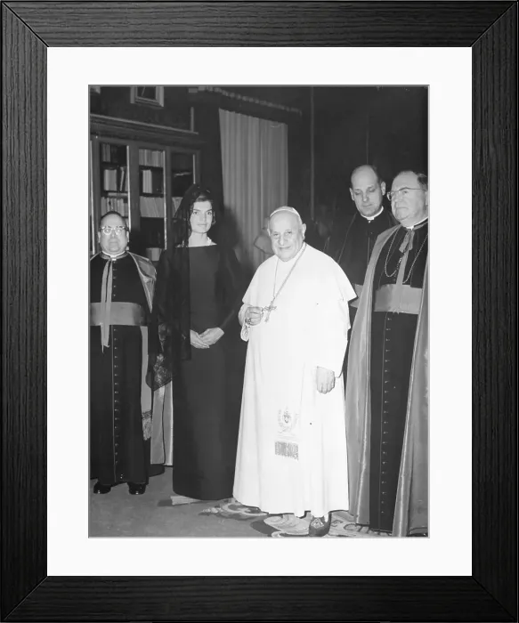 Framed Print : Jackie Kennedy with Pope John XXIII Framed Print : Jackie Kennedy with Pope John XXIII