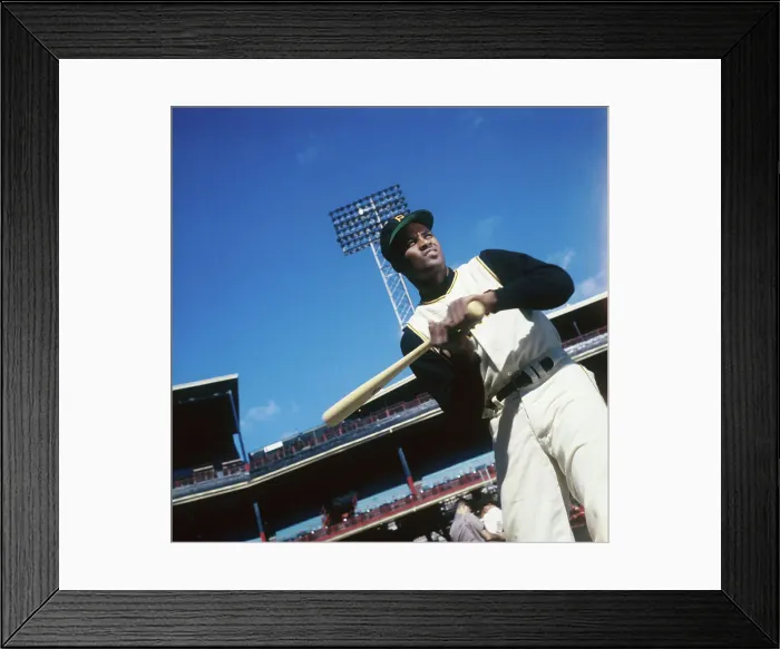 Framed Print : Robeto Clemente Batting Framed Print : Robeto Clemente Batting