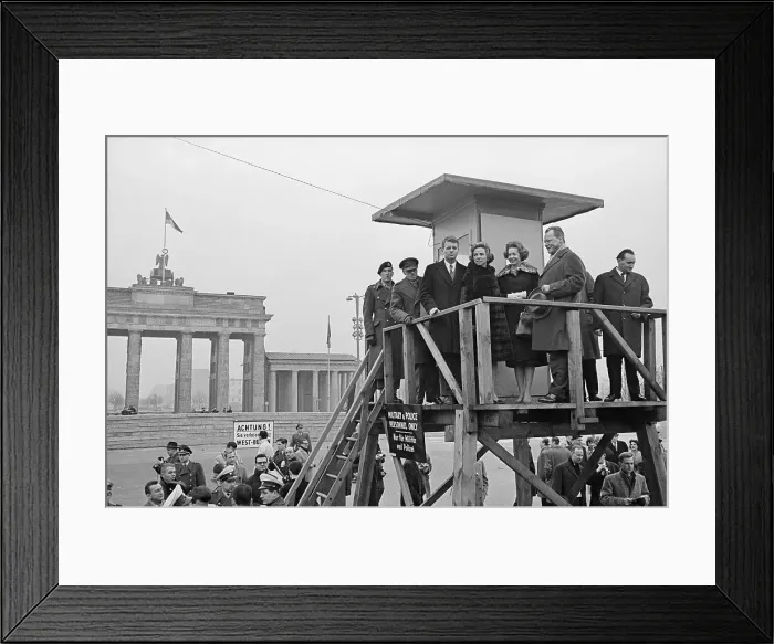 Framed Print : Willy Brandt with Wife and Others Overlooking Berlin Wall Framed Print : Willy Brandt with Wife and Others Overlooking Berlin Wall