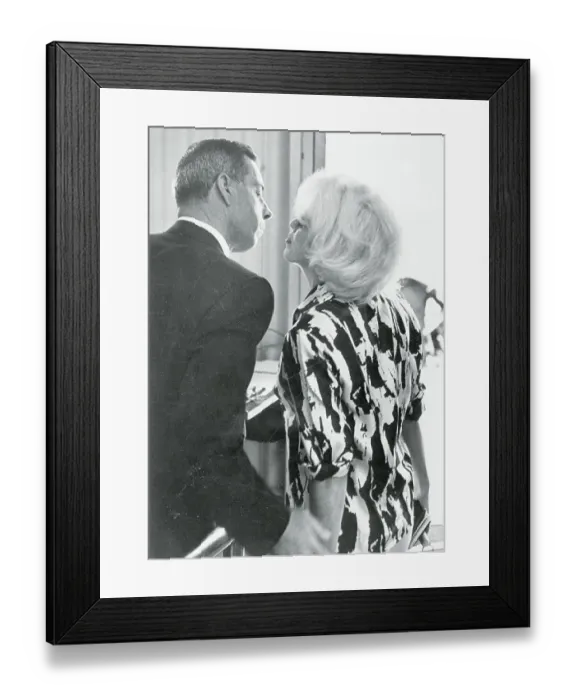 Framed Print : Marilyn Monroe Kissing Joe DiMaggio Framed Print : Marilyn Monroe Kissing Joe DiMaggio