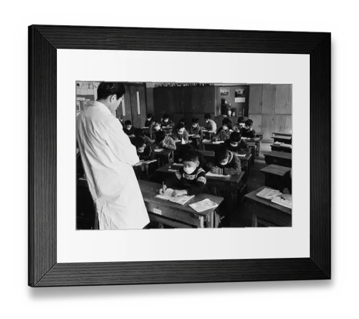 Framed Print : Japanese Students Wearing Dust Masks Framed Print : Japanese Students Wearing Dust Masks