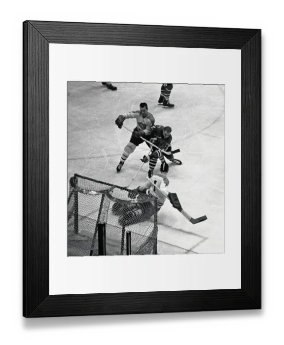 Framed Print : Bobby Hull Scoring in Game Framed Print : Bobby Hull Scoring in Game
