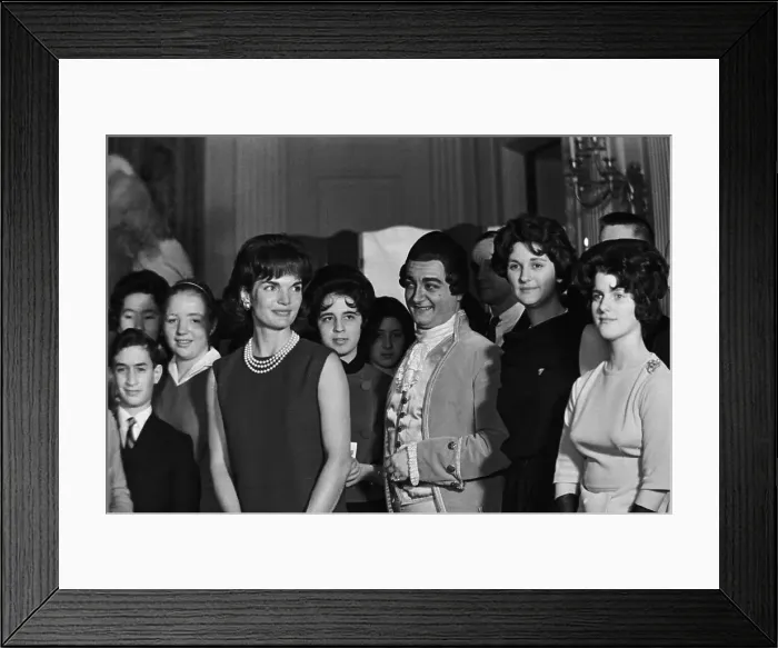 Framed Print : Jackie Kennedy with Gimi Beni and Daughters of Lyndon Johnson Framed Print : Jackie Kennedy with Gimi Beni and Daughters of Lyndon Johnson