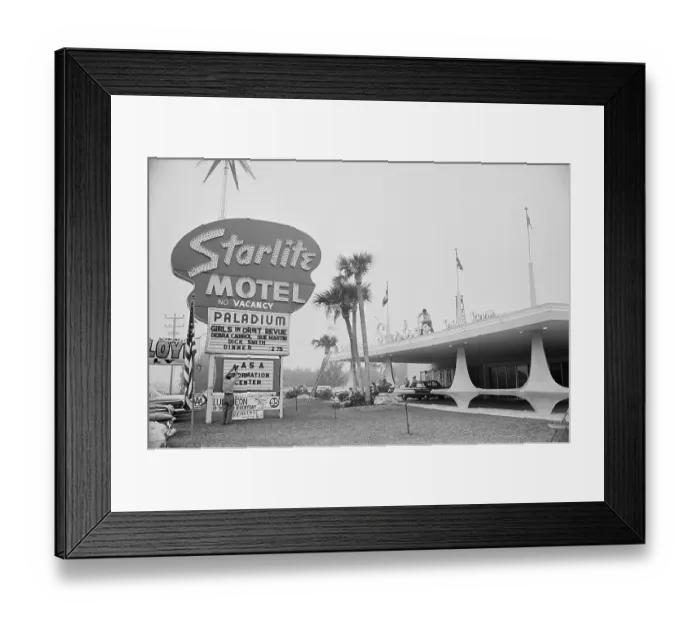 Framed Print : Starlite Motel in Cocoa Beach Framed Print : Starlite Motel in Cocoa Beach